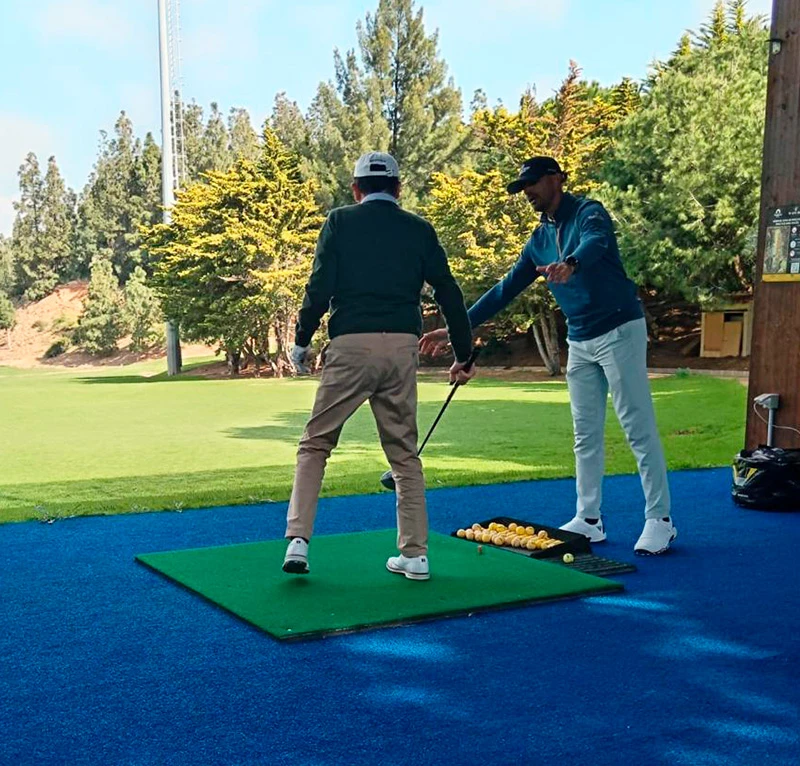 cursos de golf para adultos